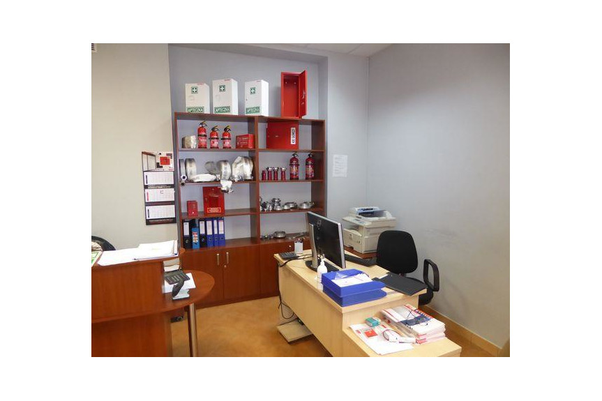Radom, Centrum, Czachowskiego, Budynek biurowy piętrowy o pow. uż. 300m2,73 m2