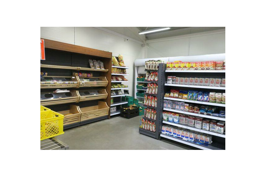 radomski, Jedlińsk, Wola Gutowska, Budynek usługowy sklep spożywczo-przemysłowy.